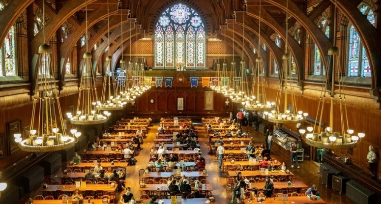 harvard-universitesi-yaz-okulu-dining-hall