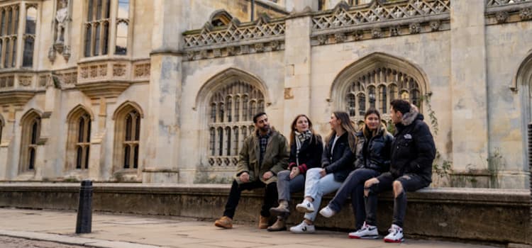 Cambridge Dil Okulları