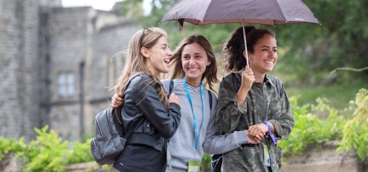 Royal Holloway University Londra Yaz Okulları