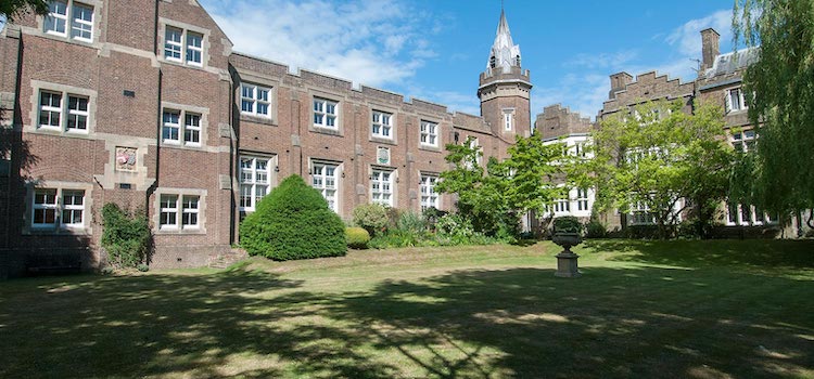 Aldenham School Londra Yaz Okulları