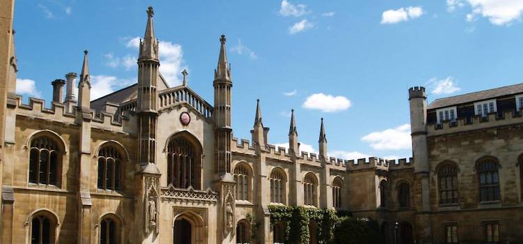 Corpus Christi College Cambridge Yaz Okulu