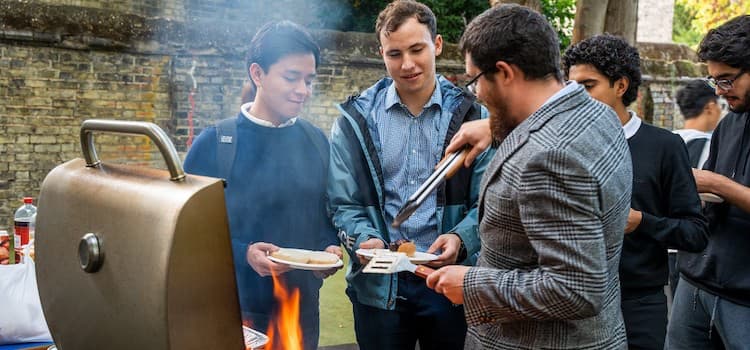 St Andrew's College Cambridge İngiltere Lise