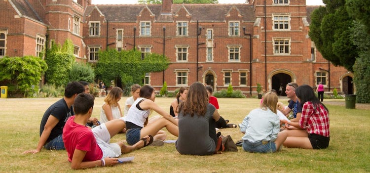 Cambridge University | Sir Christopher İngiltere Yaz Okulu